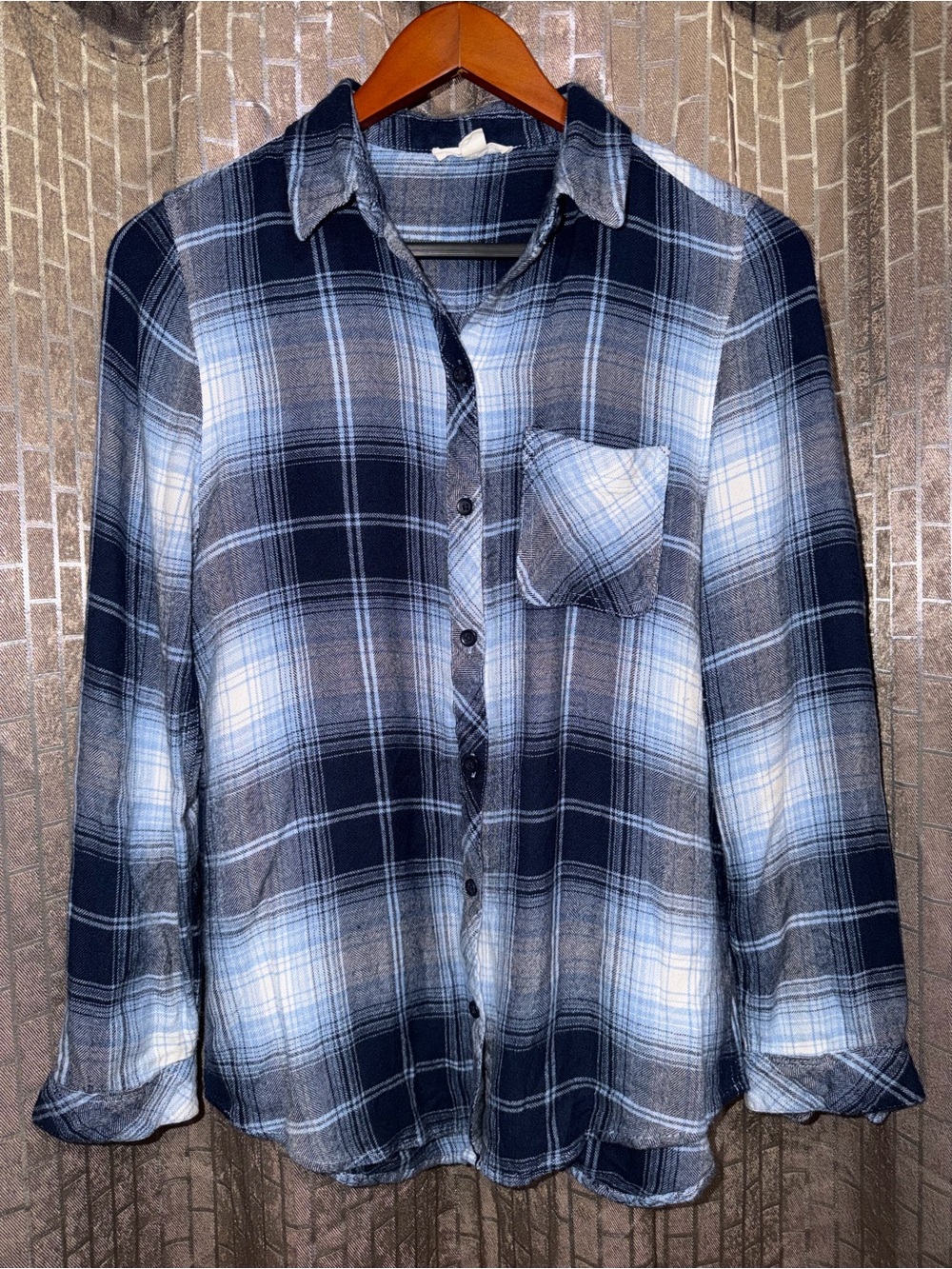 Beach Lunch Lounge S Women's Plaid Button-Up Shirt in Blue and Gray